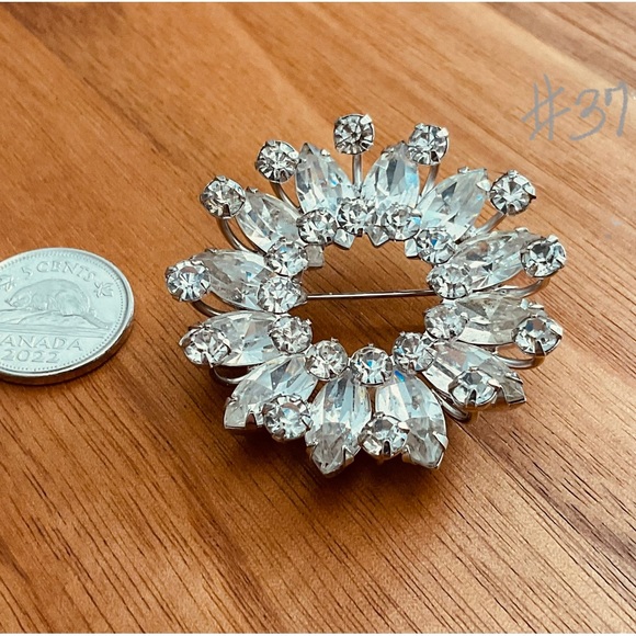 Broche vintage en pierres du Rhin. Vintage rhinestone brooch. - Picture 1 of 6